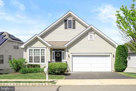 17 Atrium Dr, Trenton, NJ 08620