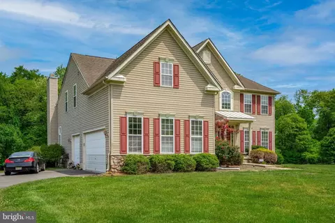 4 Hegyi Ct, Burlington, NJ 08016