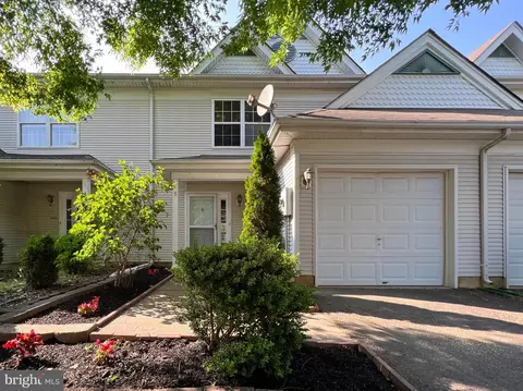 5 Tattersall Dr, Burlington, NJ 08016