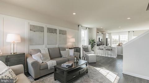 4 Sisters Farmstead Rd, Mount Laurel, NJ 08054