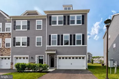 64 Rome Way, Mount Laurel, NJ 08054