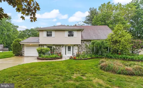 6 Arbor Rd, Cinnaminson, NJ 08077