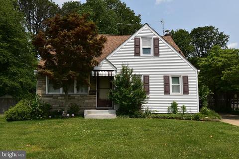 15 Lois Ln, Mount Holly, NJ 08060