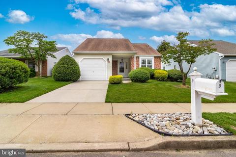 9 Ewing Ct, Mount Laurel, NJ 08054