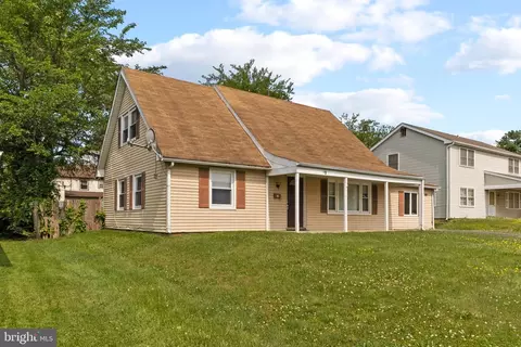 49 Hadley Ln, Willingboro, NJ 08046