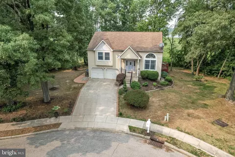 204 James Ct, Delran, NJ 08075
