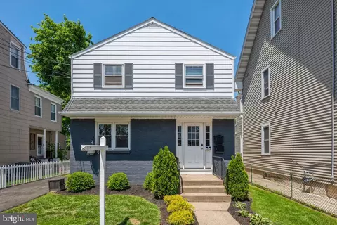 229 W Union St, Burlington, NJ 08016