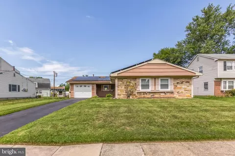 14 Normandy Ln, Willingboro, NJ 08046