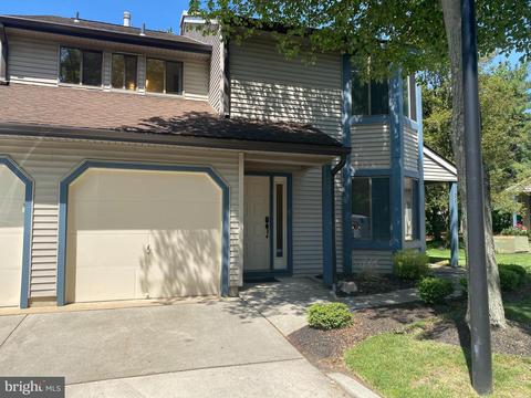 302 Kettering Ct, Marlton, NJ 08053