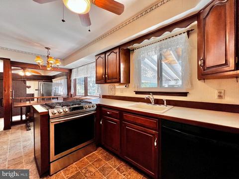 60 Cornell Dr, Delran, NJ 08075 photo 8