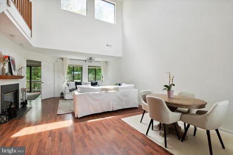1203 Augusta Cir, Mount Laurel, NJ 08054