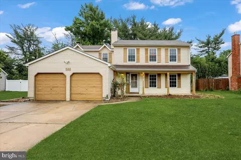 522 Meadow Ct, Mount Laurel, NJ 08054