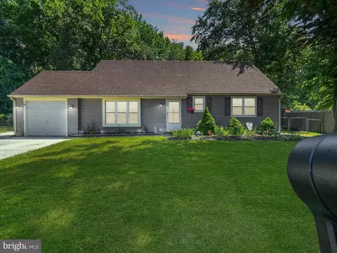 17 Whitlow Dr, Westampton, NJ 08060