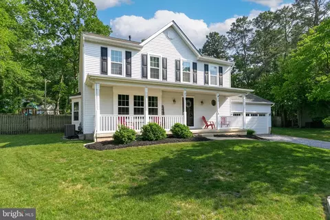 8 Danbury Ct, Marlton, NJ 08053