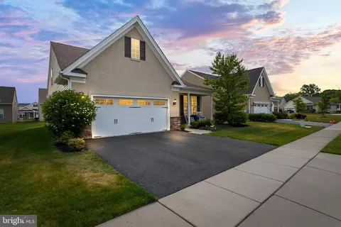 28 Montclaire Rd, Medford, NJ 08055