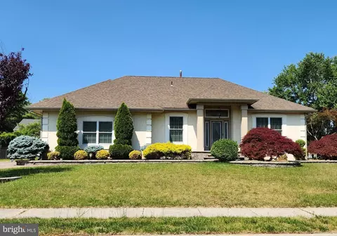 8 Barclay Rd, Hainesport, NJ 08036