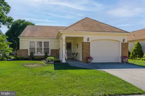 25 Westminster Dr S, Southampton, NJ 08088