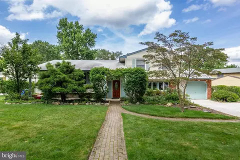 11 Lehigh Dr, Delran, NJ 08075