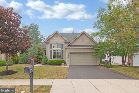 16 Crane Dr, Marlton, NJ 08053