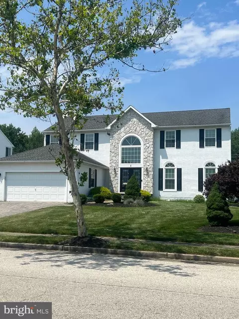 5 Columbia Dr, Marlton, NJ 08053
