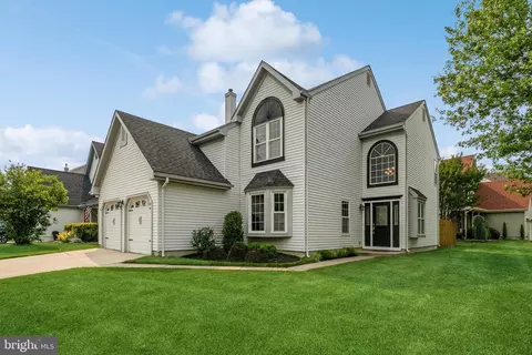 15 Moorfield Ct, Mount Laurel, NJ 08054