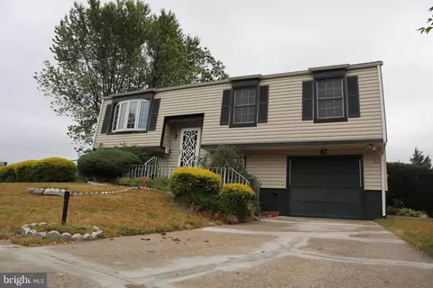 47 Sandal Ln, Willingboro, NJ 08046