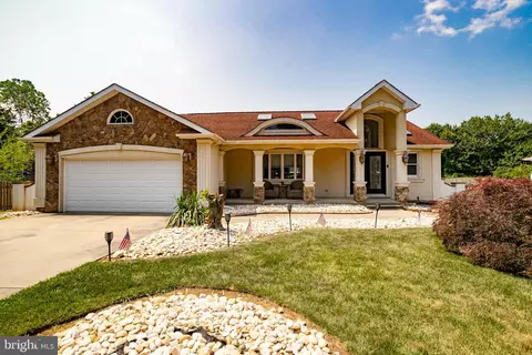 218 Delaware Ave, Fieldsboro, NJ 08505