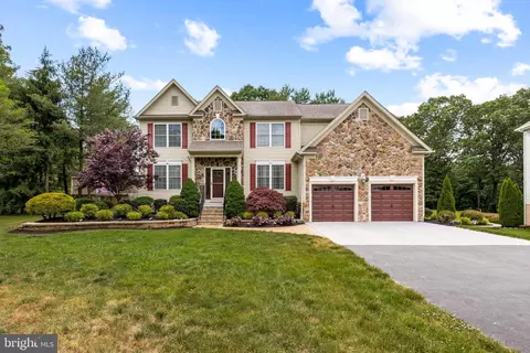 15 Orchard Way, Mount Laurel, NJ 08054