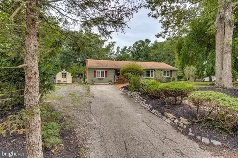 8 Oniontown Rd, Medford, NJ 08055