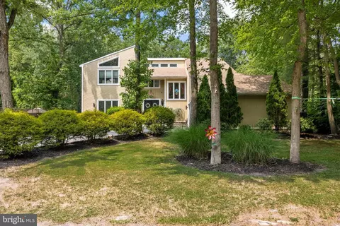 14 Essex Ct, Marlton, NJ 08053
