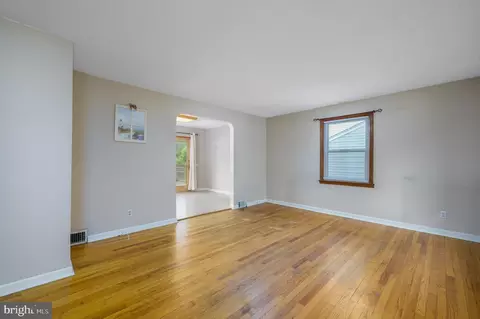 314 Mecray Ln, Maple Shade, NJ 08052 photo 5