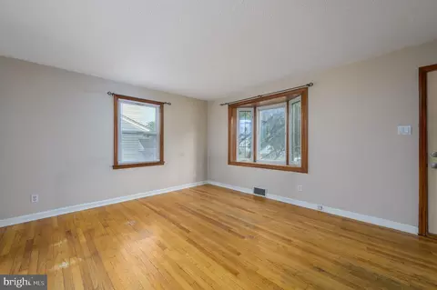 314 Mecray Ln, Maple Shade, NJ 08052 photo 4
