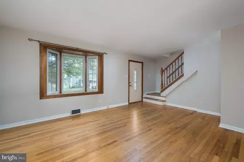 314 Mecray Ln, Maple Shade, NJ 08052 photo 2