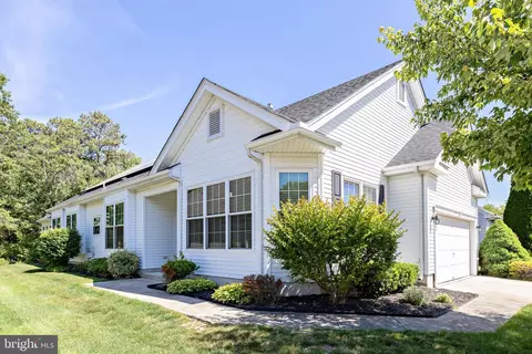48 Warwick Way, Southampton, NJ 08088
