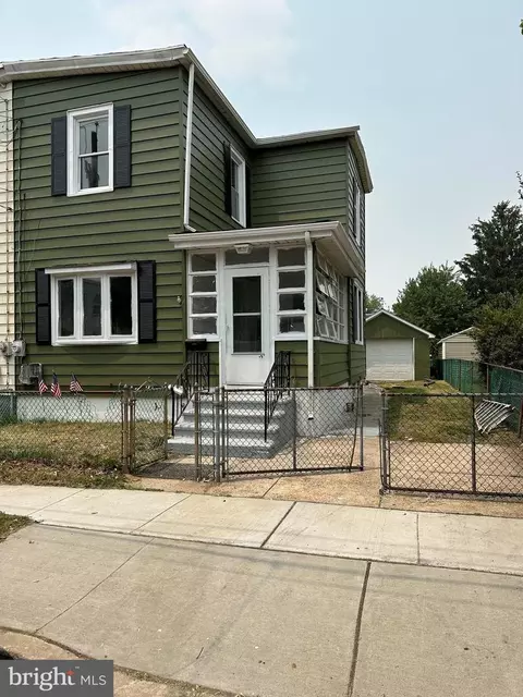 1017 W 4th St, Florence, NJ 08518