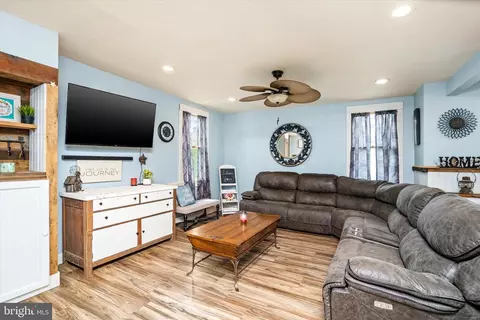 217 Front, Fieldsboro, NJ 08505 photo 4