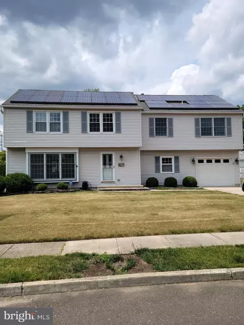 120 Kevin Rd, Delran, NJ 08075