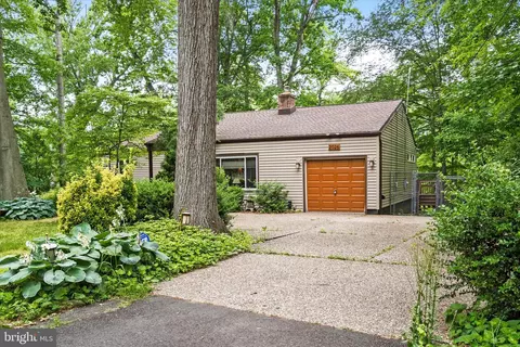 2026 Sylvan Park Rd, Burlington, NJ 08016