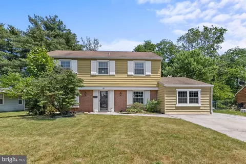 18 Botany Cir, Willingboro, NJ 08046