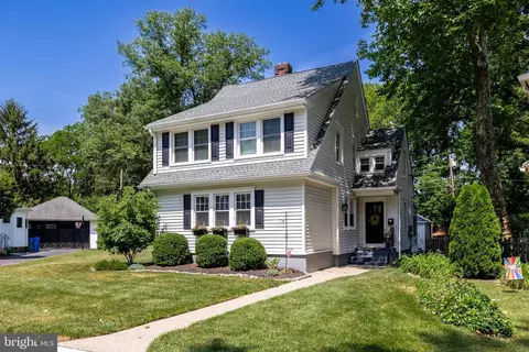 24 Valley View Ter, Moorestown, NJ 08057