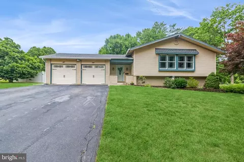 2905 Georgetown Rd, Cinnaminson, NJ 08077