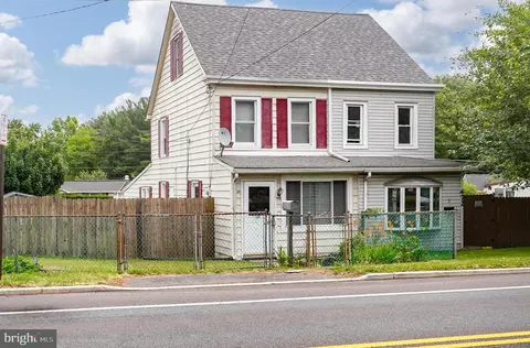 468 Delaware Ave, Roebling, NJ 08554