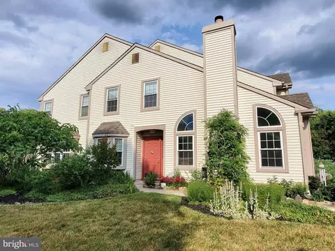 26 Sandhurst Dr, Mount Laurel, NJ 08054
