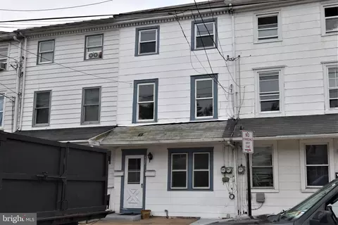 227 E Broad St, Burlington, NJ 08016