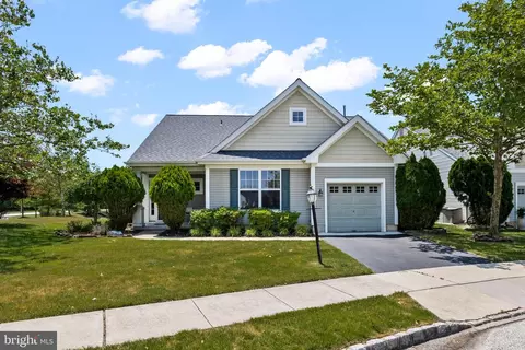 1 Iris Ct, Marlton, NJ 08053
