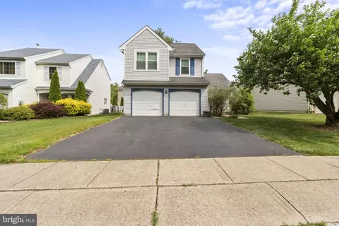 46 Ridgewood Way, Burlington, NJ 08016