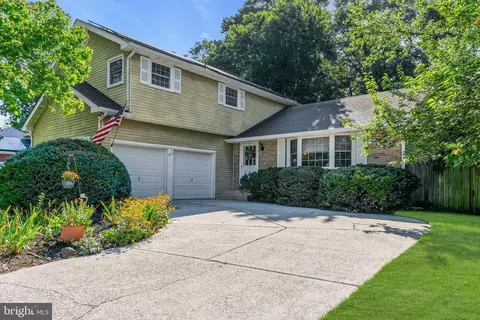 657 Cornwallis Dr, Mount Laurel, NJ 08054 photo 2