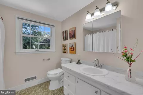 657 Cornwallis Dr, Mount Laurel, NJ 08054 photo 33