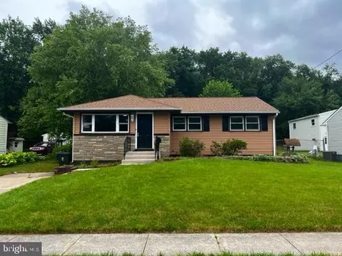 51 Linden Rd, Burlington, NJ 08016