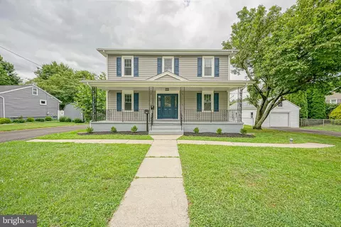 566 Buttonwood Ave, Maple Shade, NJ 08052